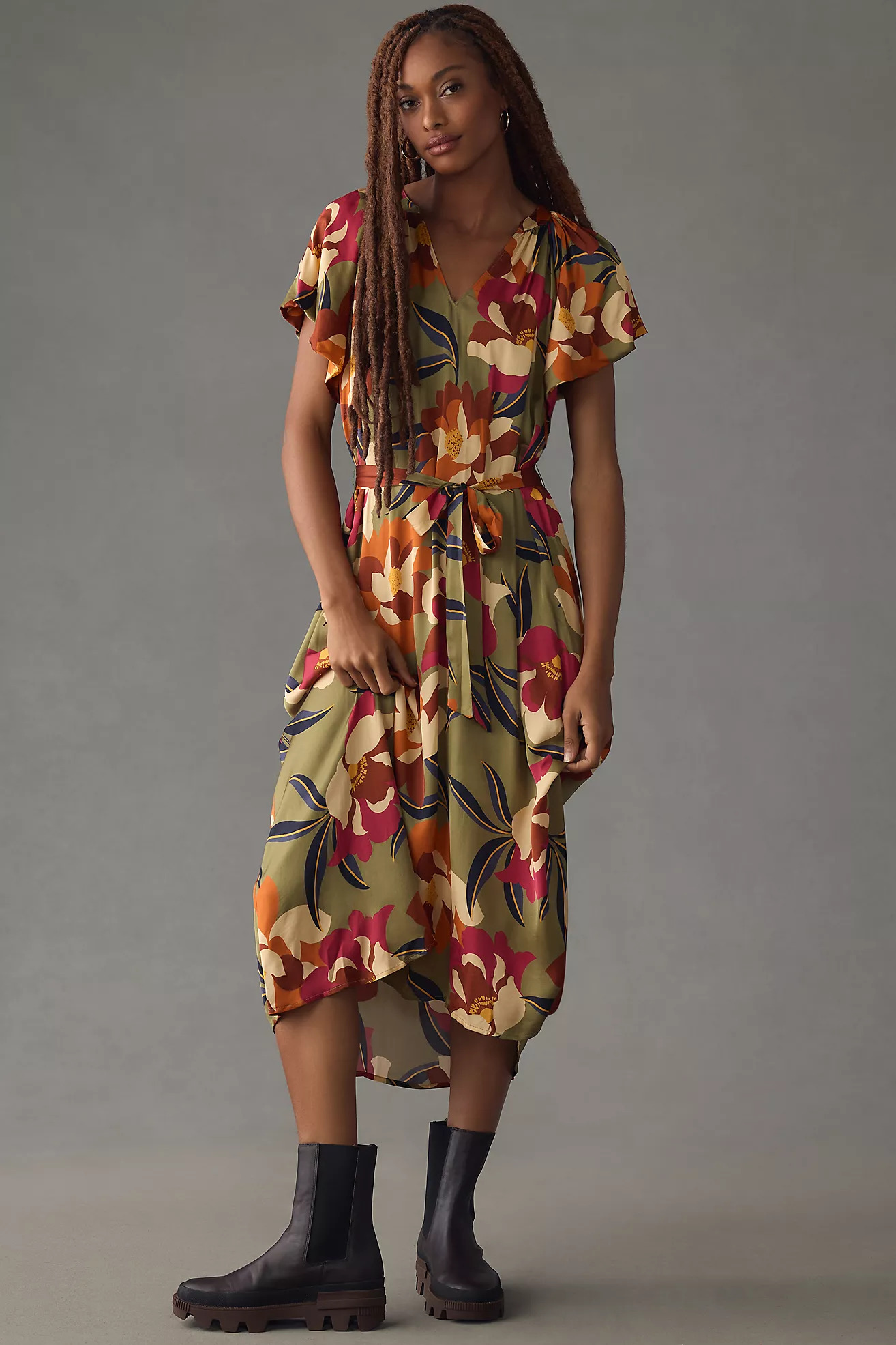 Patterned maxi dress for fall wedding guest