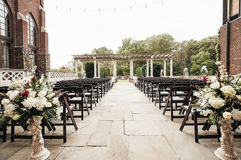 Classic outdoor wedding ceremony at Dover Hall in Virginia